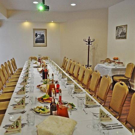 Hotel Renesans Zamosc  Ngoại thất bức ảnh